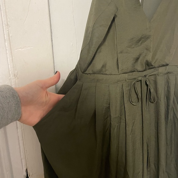 Olive green jumpsuit v neck - Picture 2 of 5